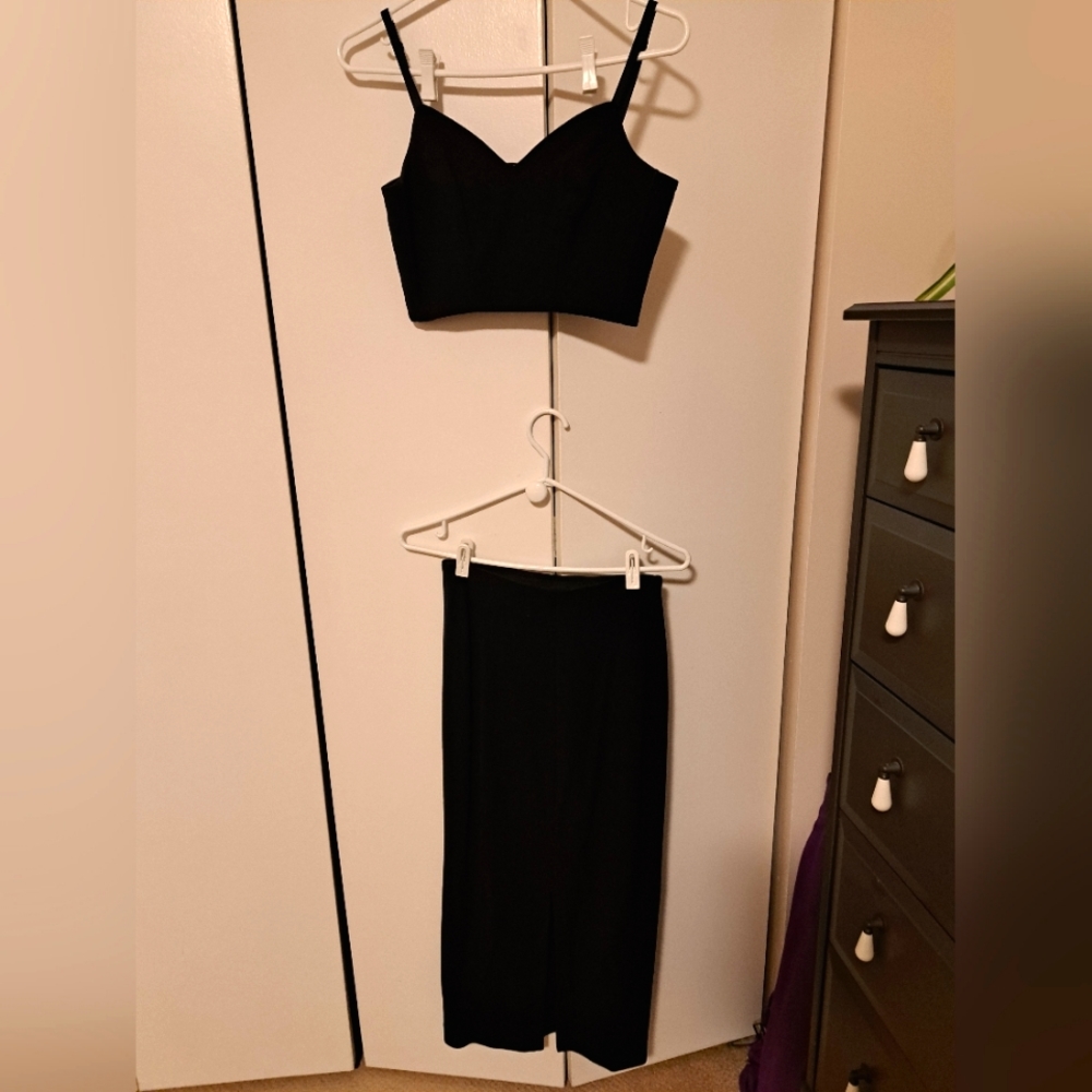 Aritzia Babaton skirt and bustier crop top set, black, size small